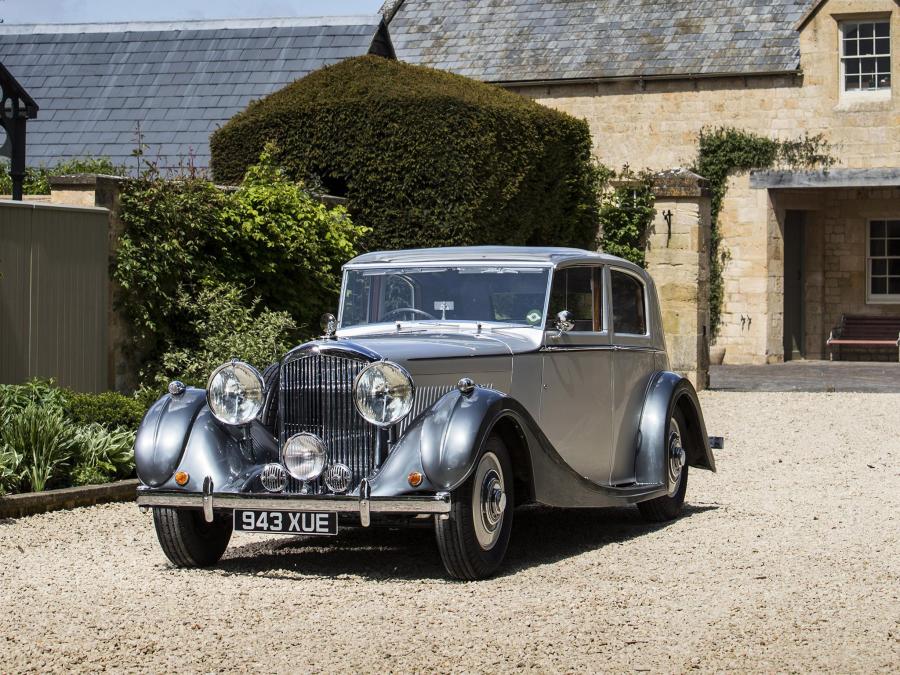  Bentley 4&frac14;-Litre Sports Saloon by Mulliner 1938 года  (фото 1 из 8)